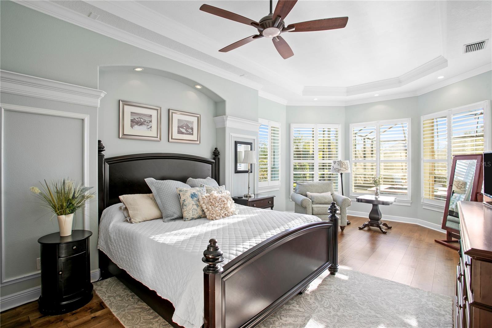 Listing photo id 16 for 15817 Sorawater Drive