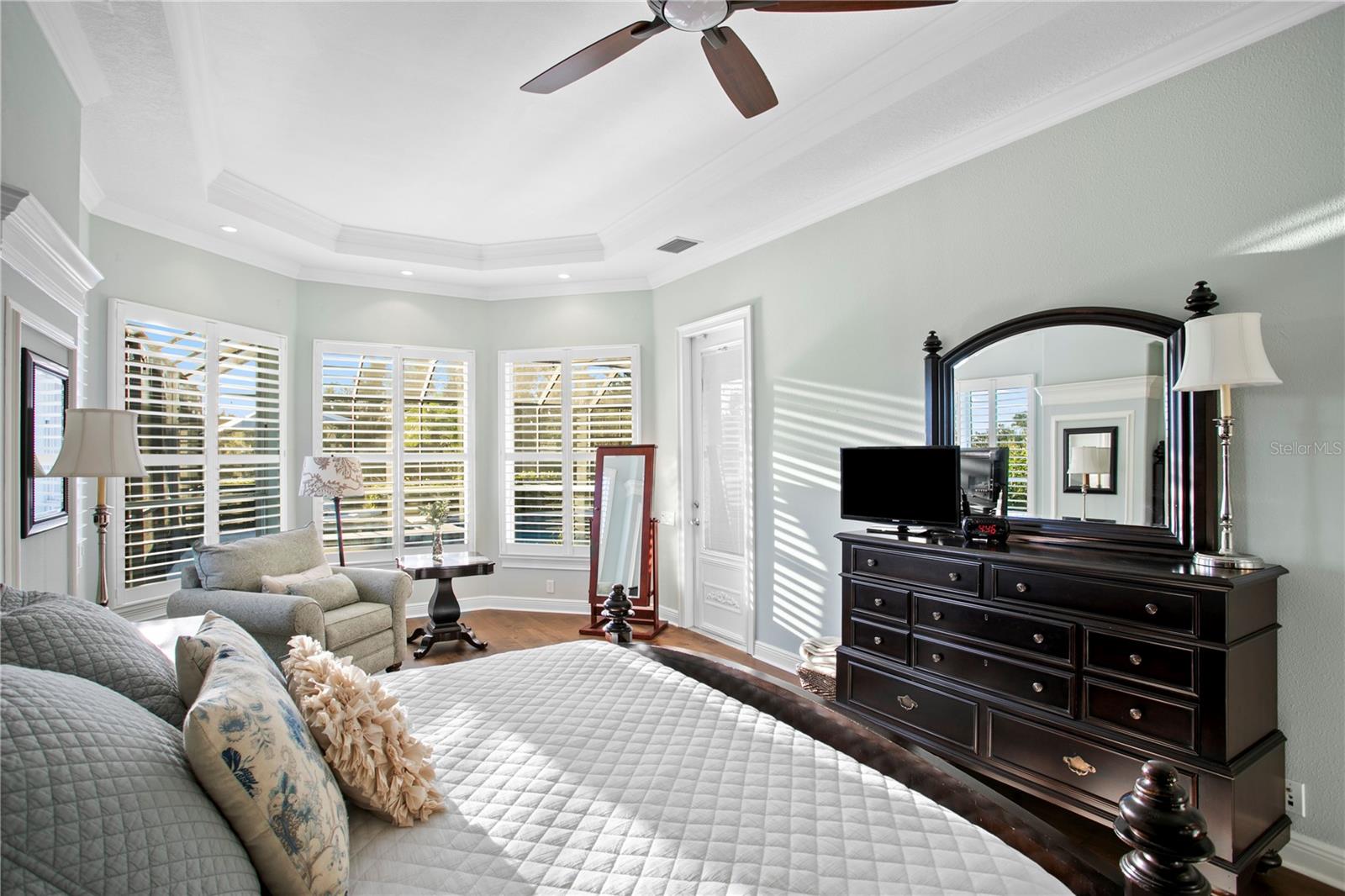 Listing photo id 17 for 15817 Sorawater Drive