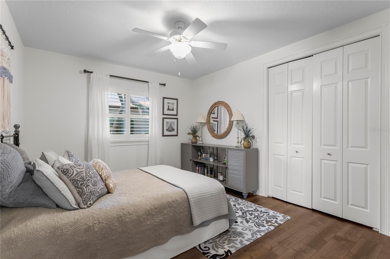 Listing photo id 27 for 15817 Sorawater Drive