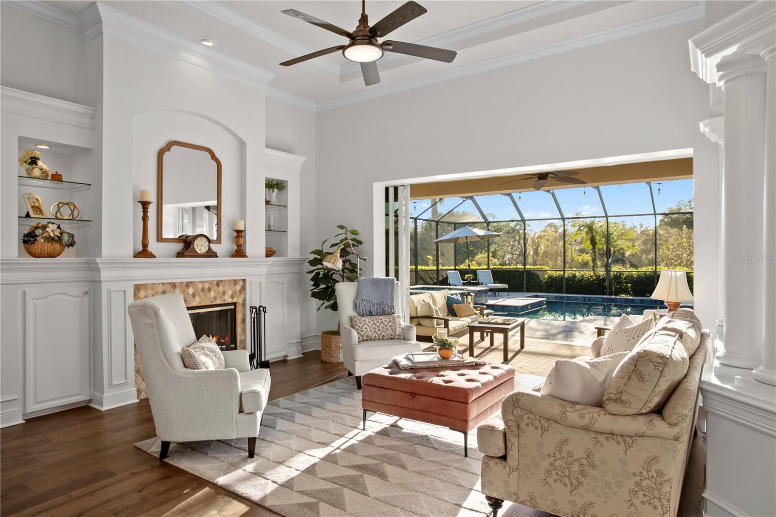 Listing photo id 1 for 15817 Sorawater Drive