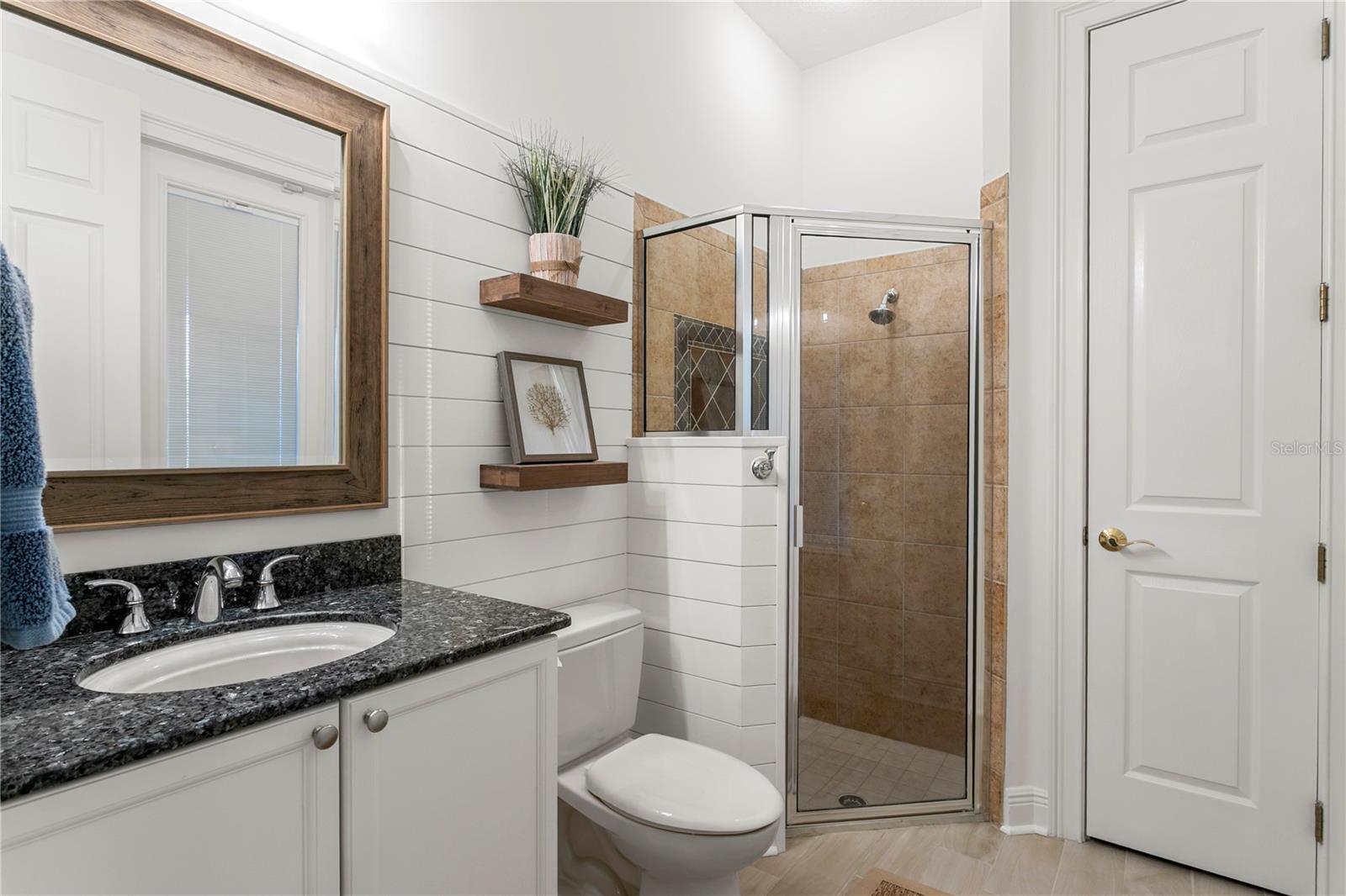 Listing photo id 30 for 15817 Sorawater Drive