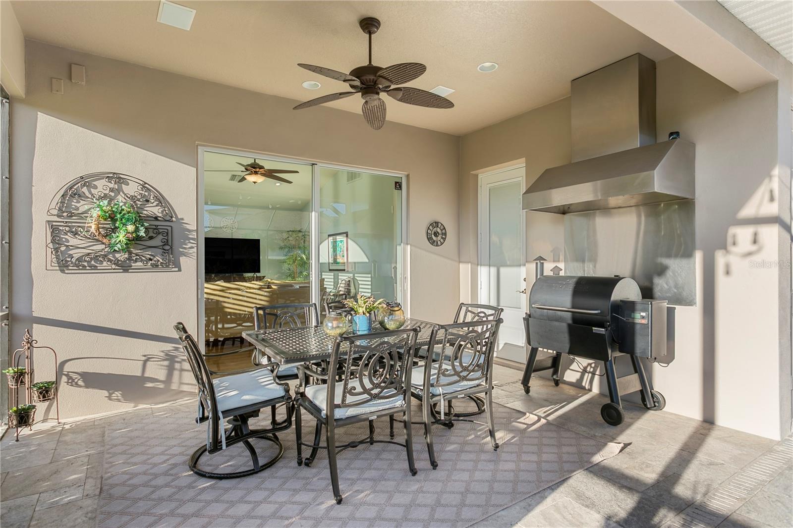 Listing photo id 35 for 15817 Sorawater Drive