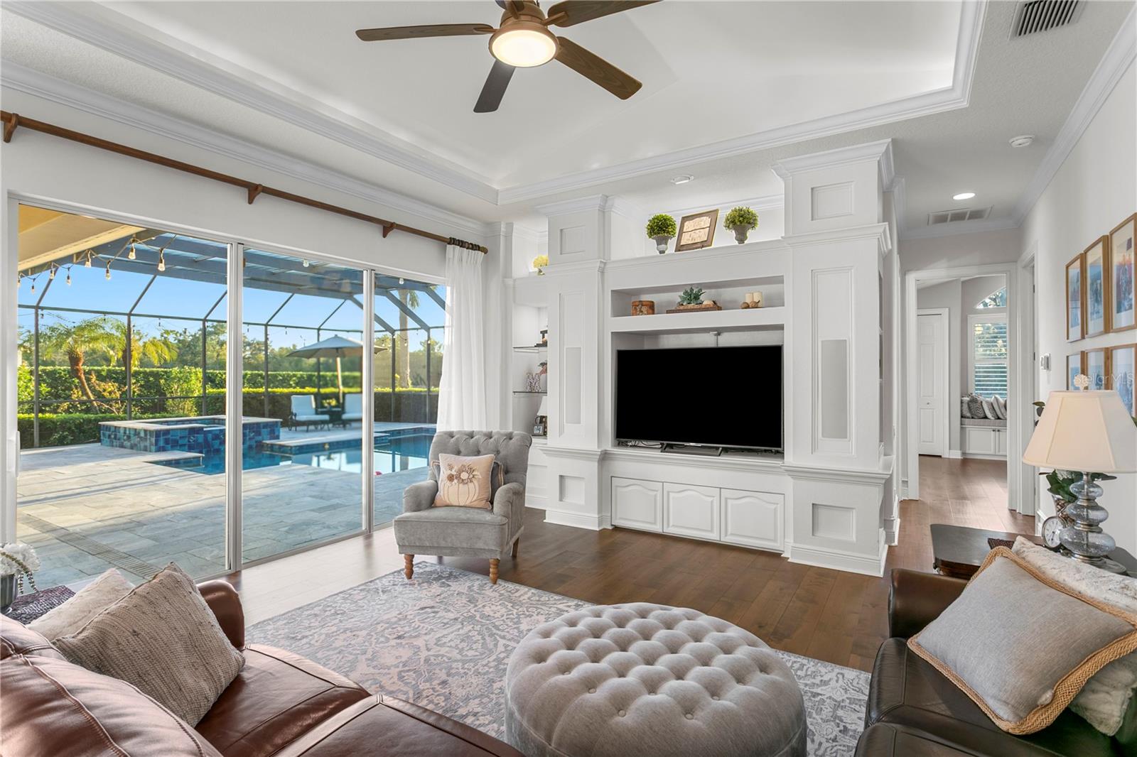 Listing photo id 5 for 15817 Sorawater Drive