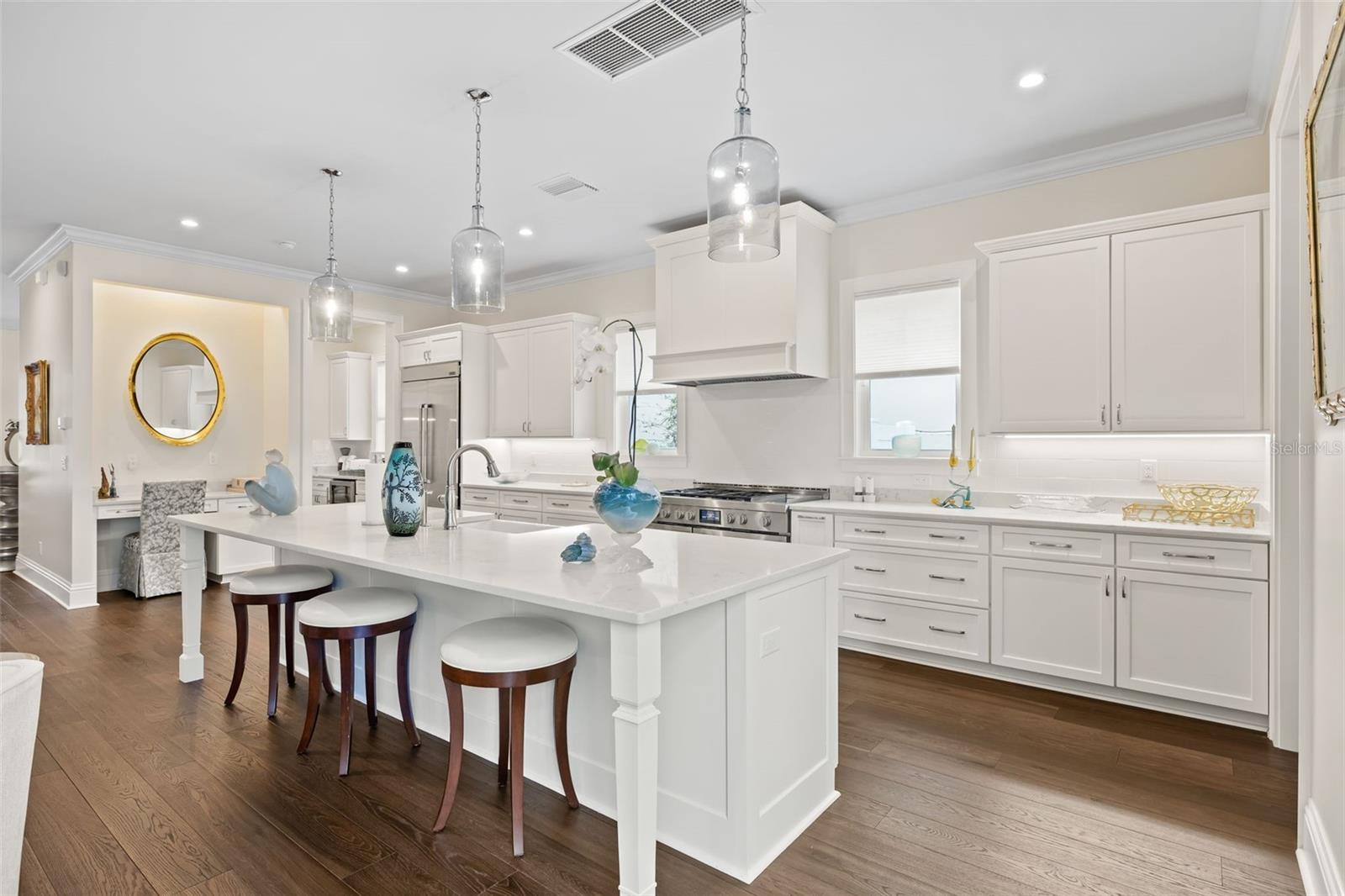 Image 13 of 59 For 319 12th Avenue Ne