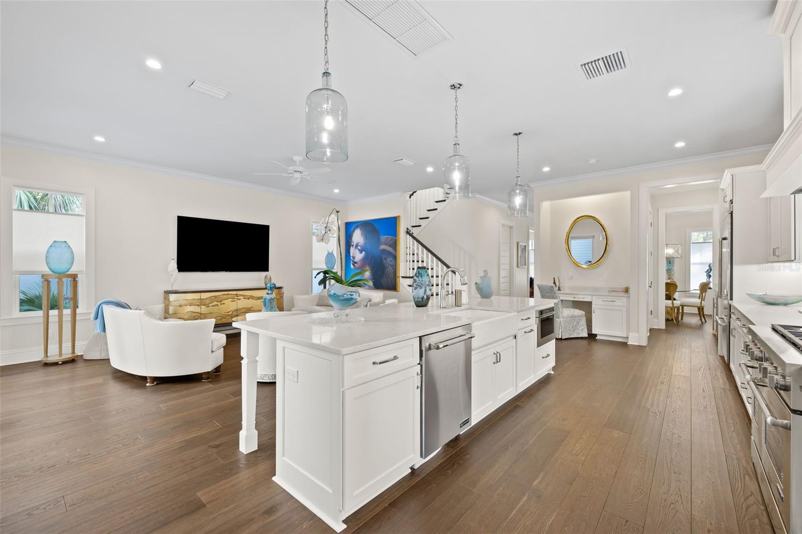 Image 14 of 59 For 319 12th Avenue Ne