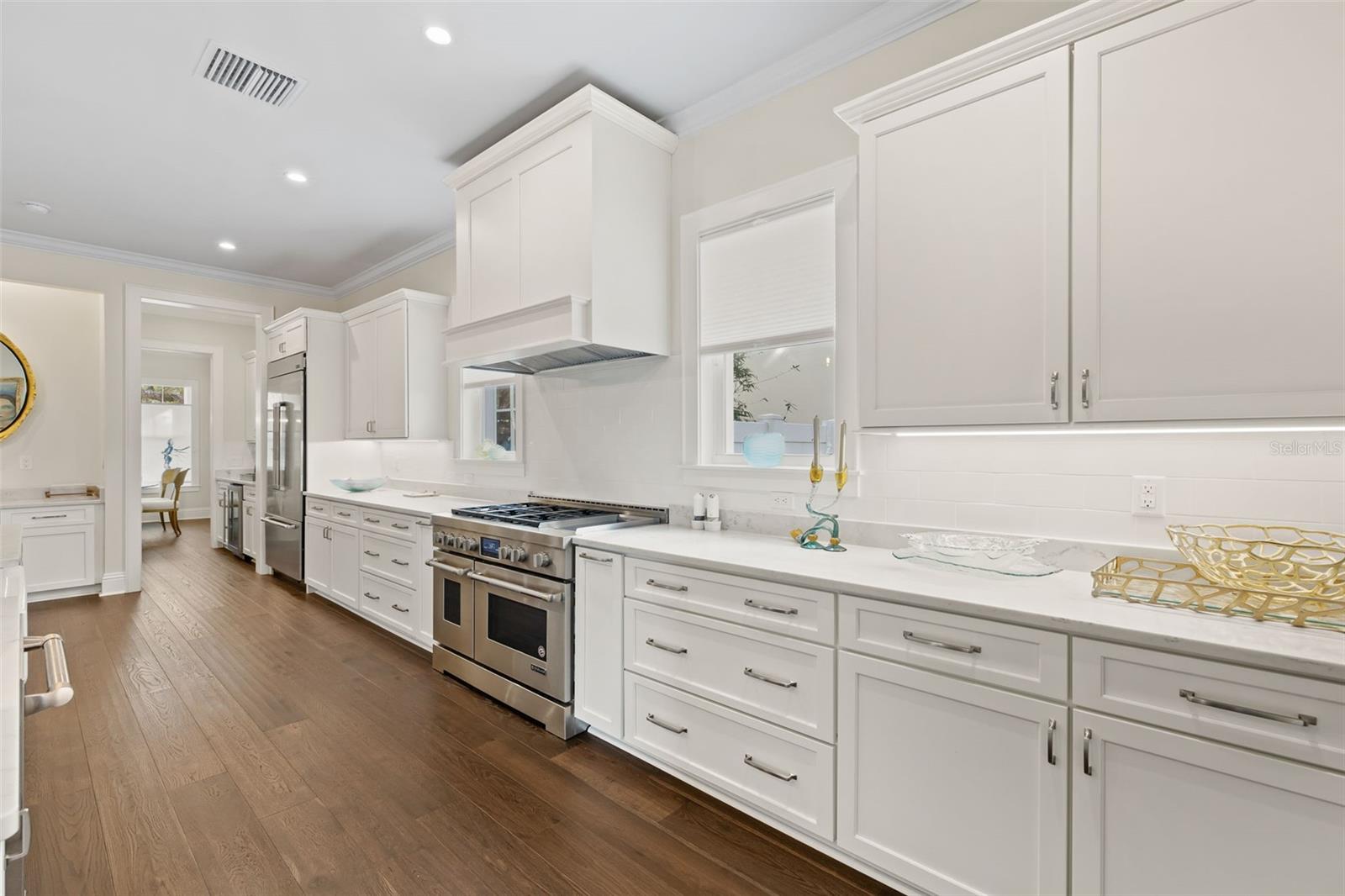 Image 16 of 59 For 319 12th Avenue Ne