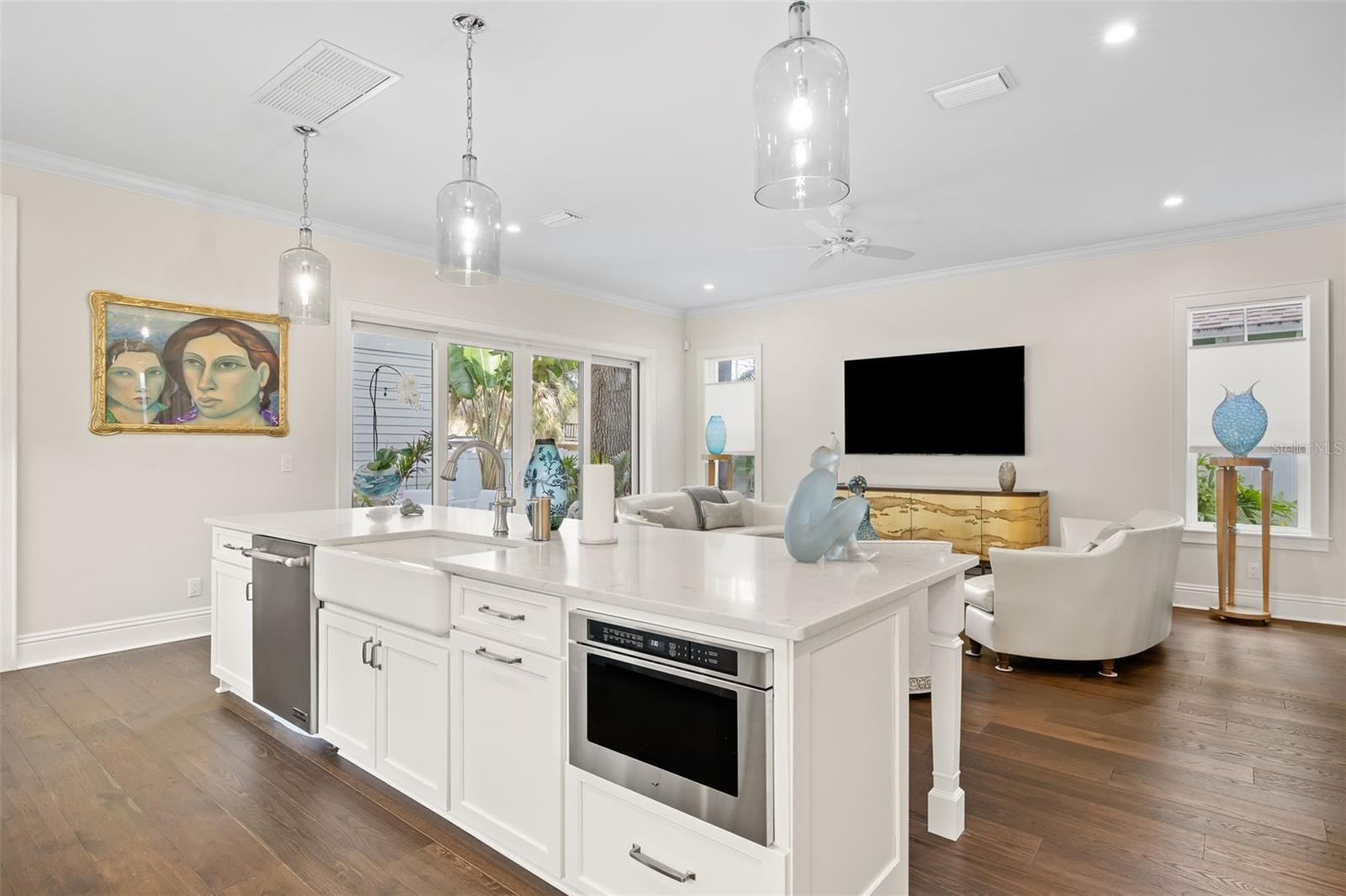 Image 17 of 59 For 319 12th Avenue Ne