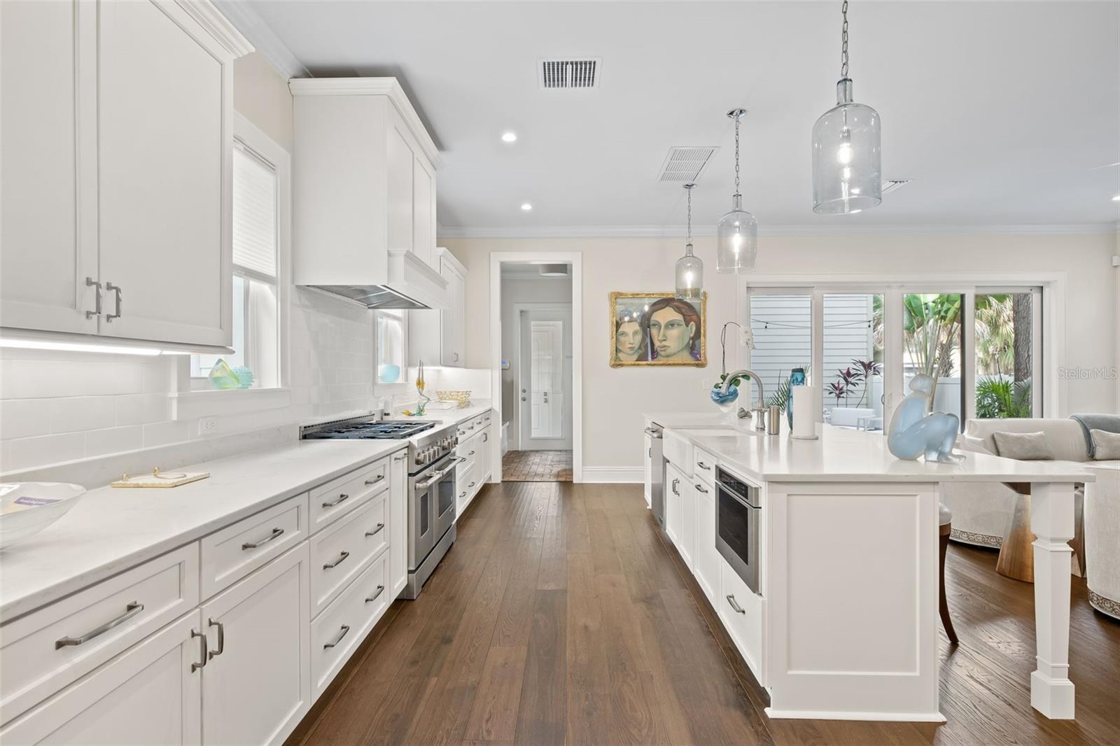 Image 18 of 59 For 319 12th Avenue Ne