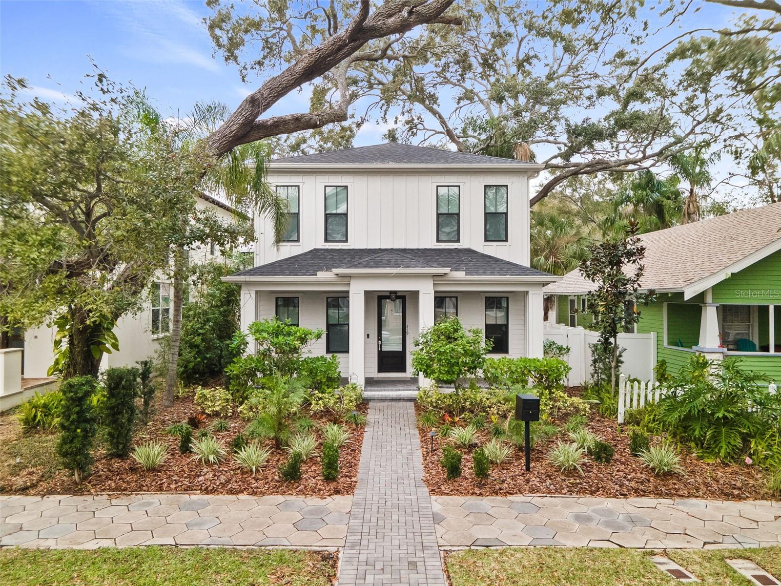 Image 2 of 59 For 319 12th Avenue Ne