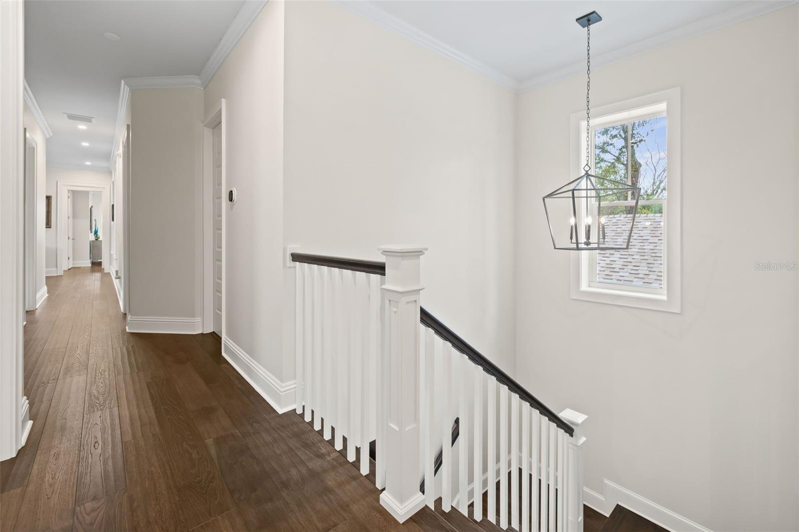 Image 28 of 59 For 319 12th Avenue Ne