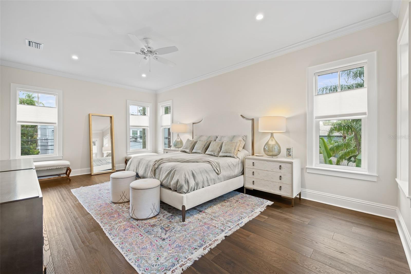 Image 29 of 59 For 319 12th Avenue Ne