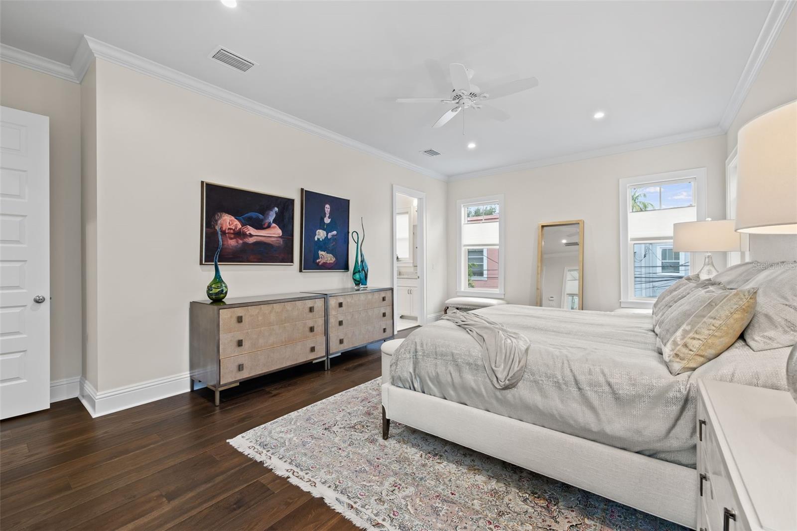 Image 30 of 59 For 319 12th Avenue Ne