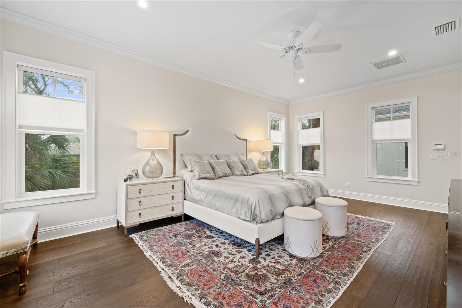 Image 31 of 59 For 319 12th Avenue Ne