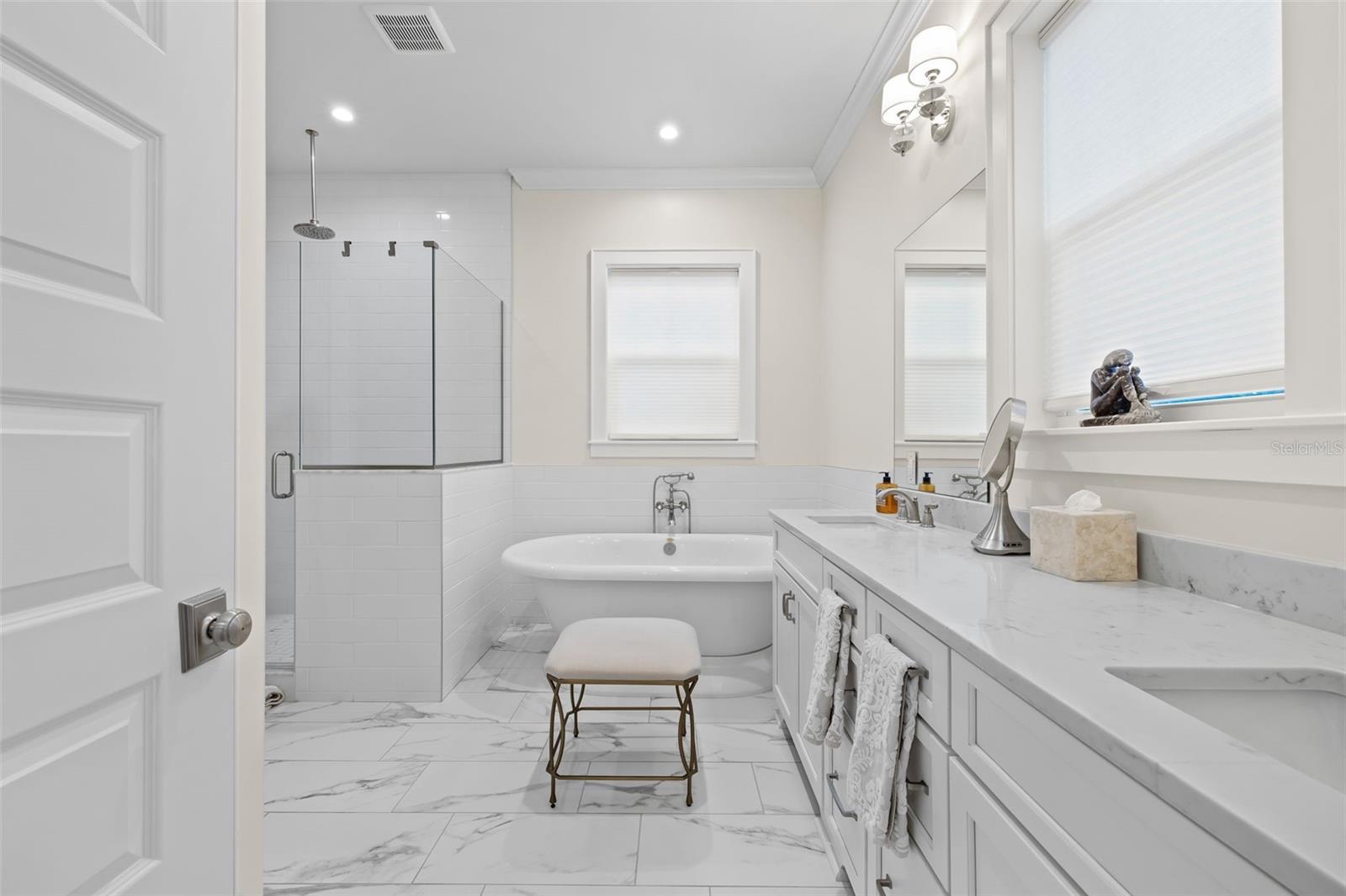 Image 33 of 59 For 319 12th Avenue Ne