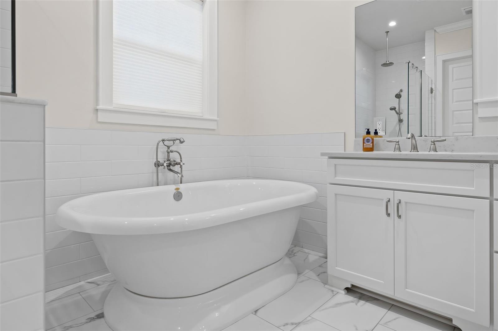 Image 38 of 59 For 319 12th Avenue Ne