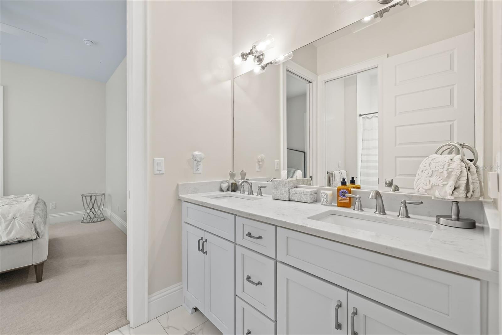 Image 46 of 59 For 319 12th Avenue Ne