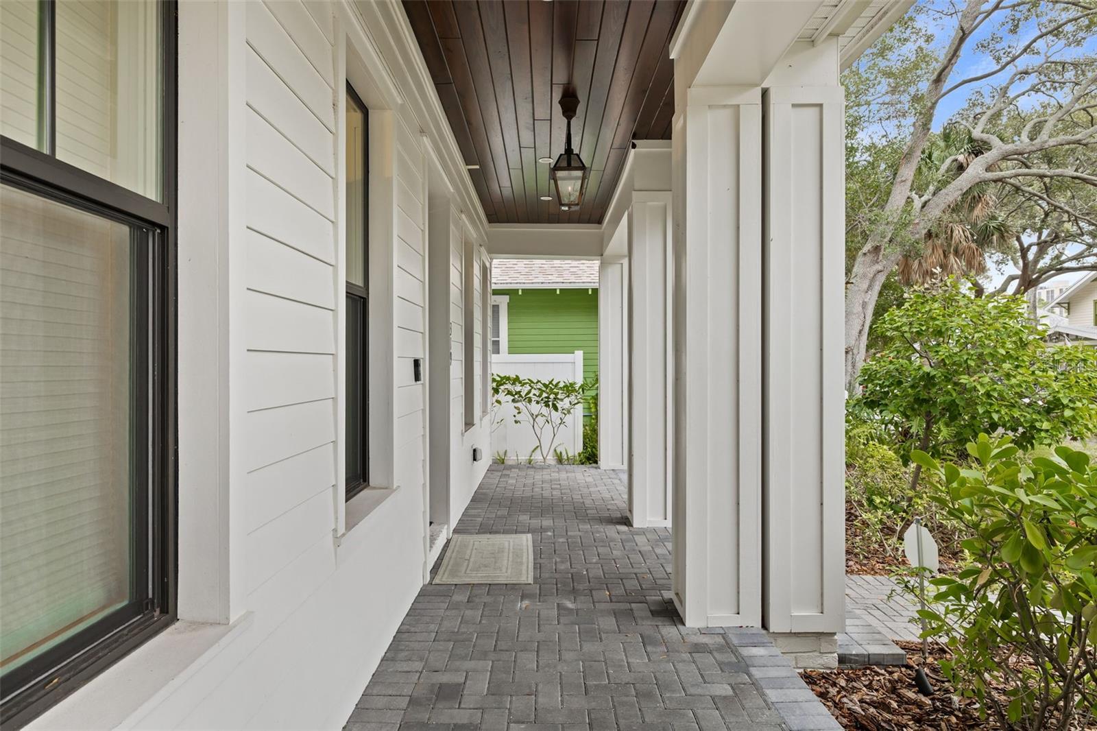 Image 5 of 59 For 319 12th Avenue Ne