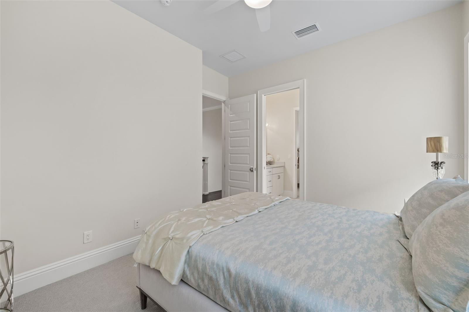 Image 50 of 59 For 319 12th Avenue Ne