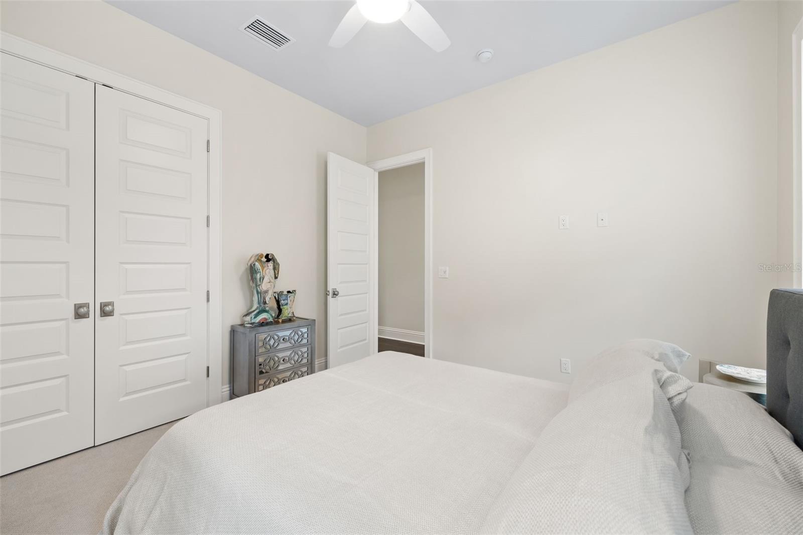 Image 52 of 59 For 319 12th Avenue Ne