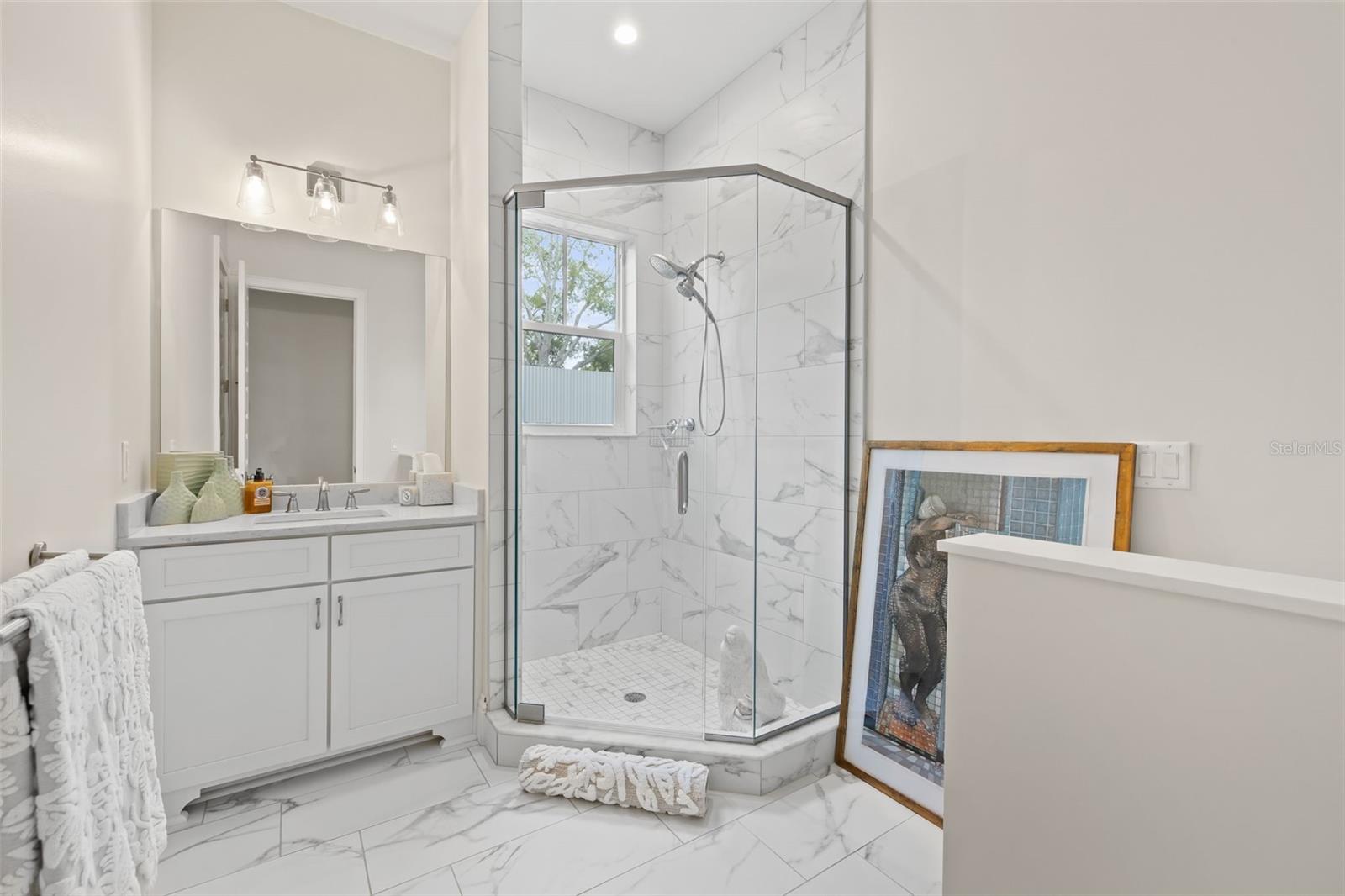 Image 53 of 59 For 319 12th Avenue Ne