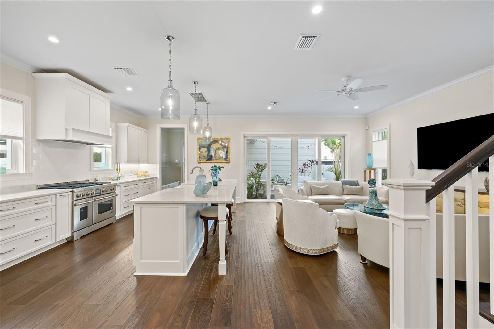 Image 7 of 59 For 319 12th Avenue Ne