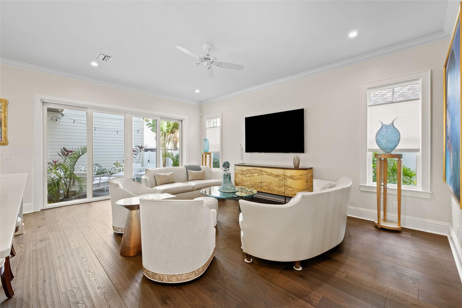 Image 8 of 59 For 319 12th Avenue Ne