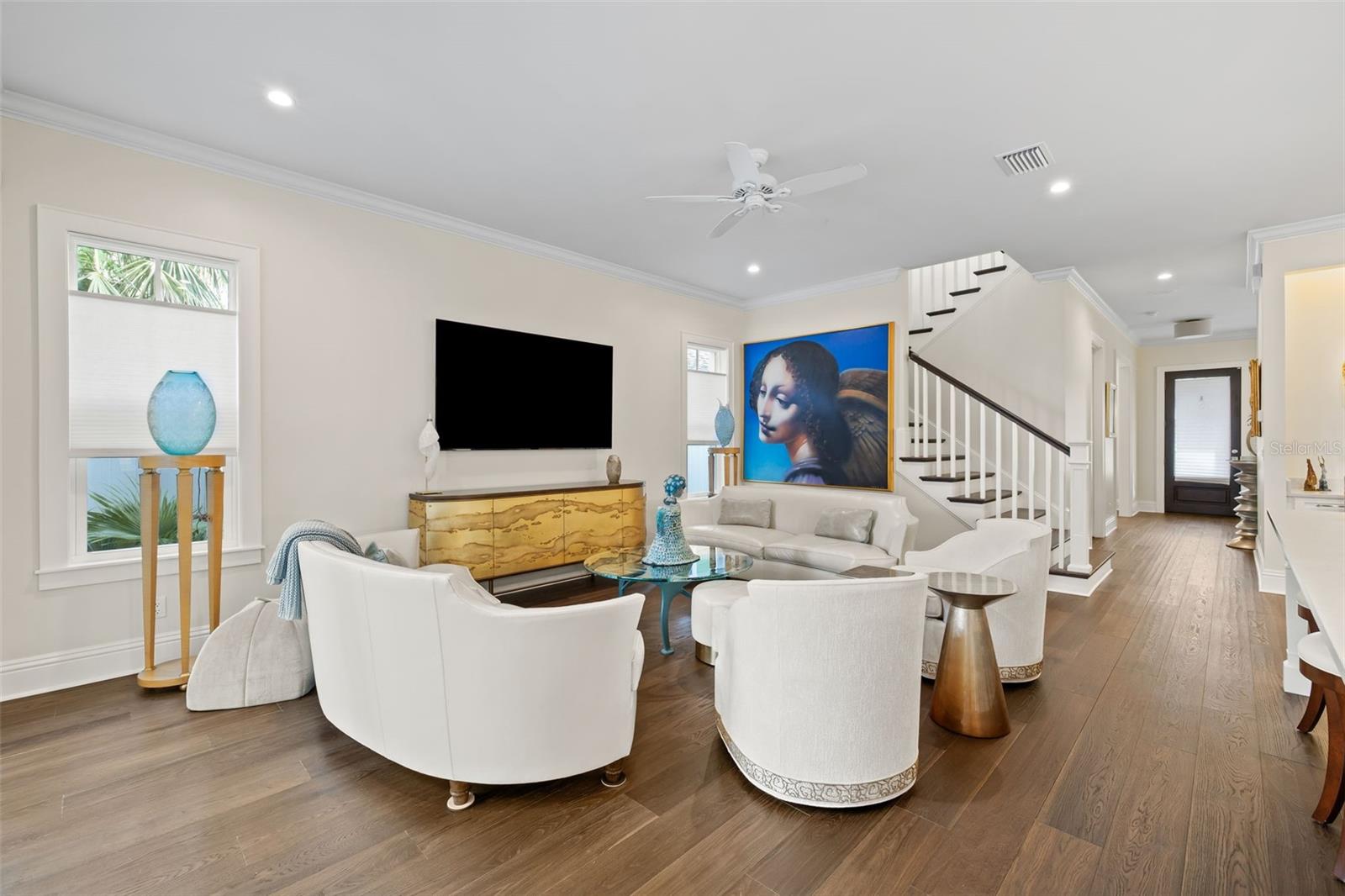 Image 9 of 59 For 319 12th Avenue Ne