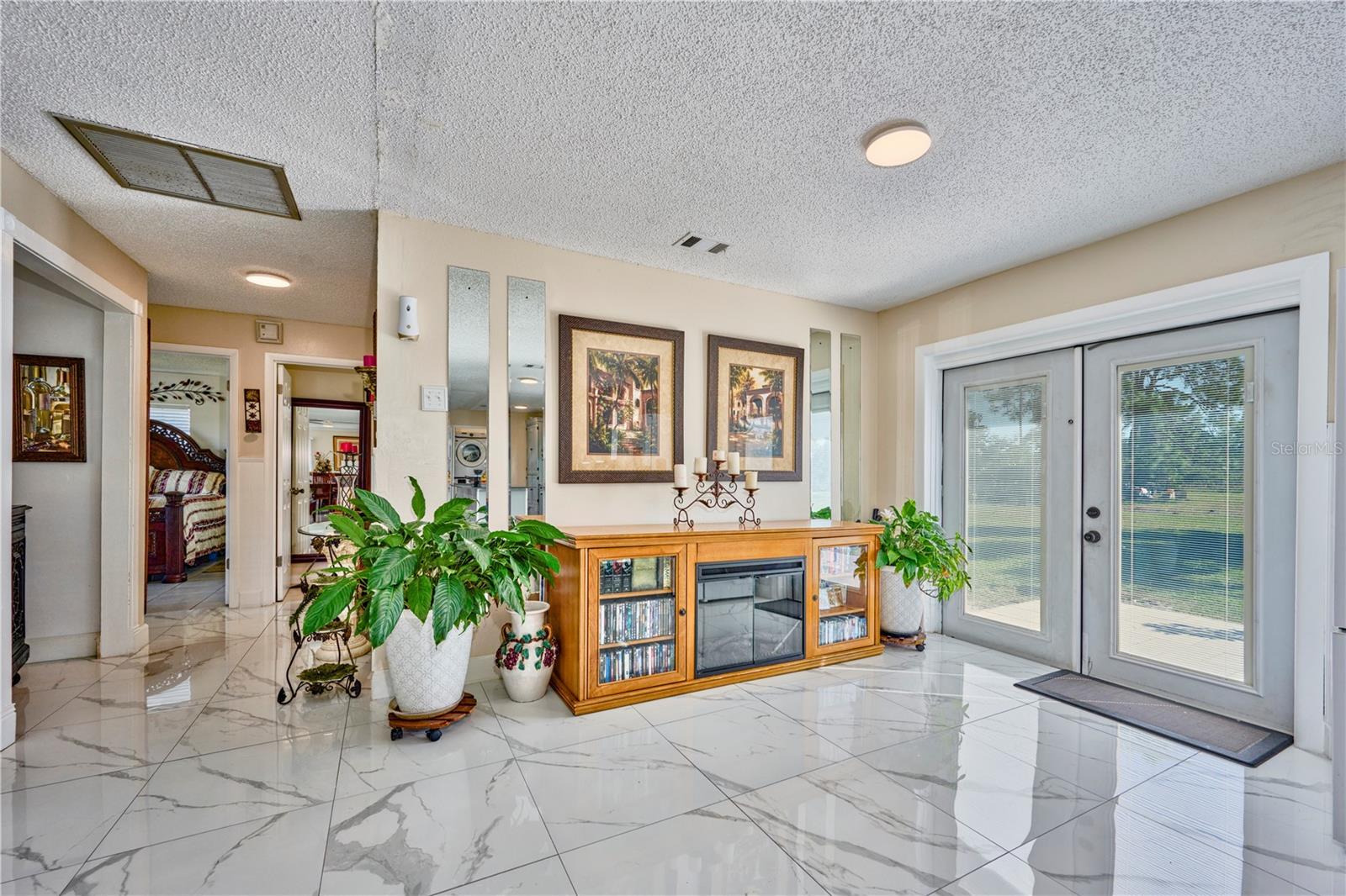 Image 10 of 46 For 2471 Park Avenue