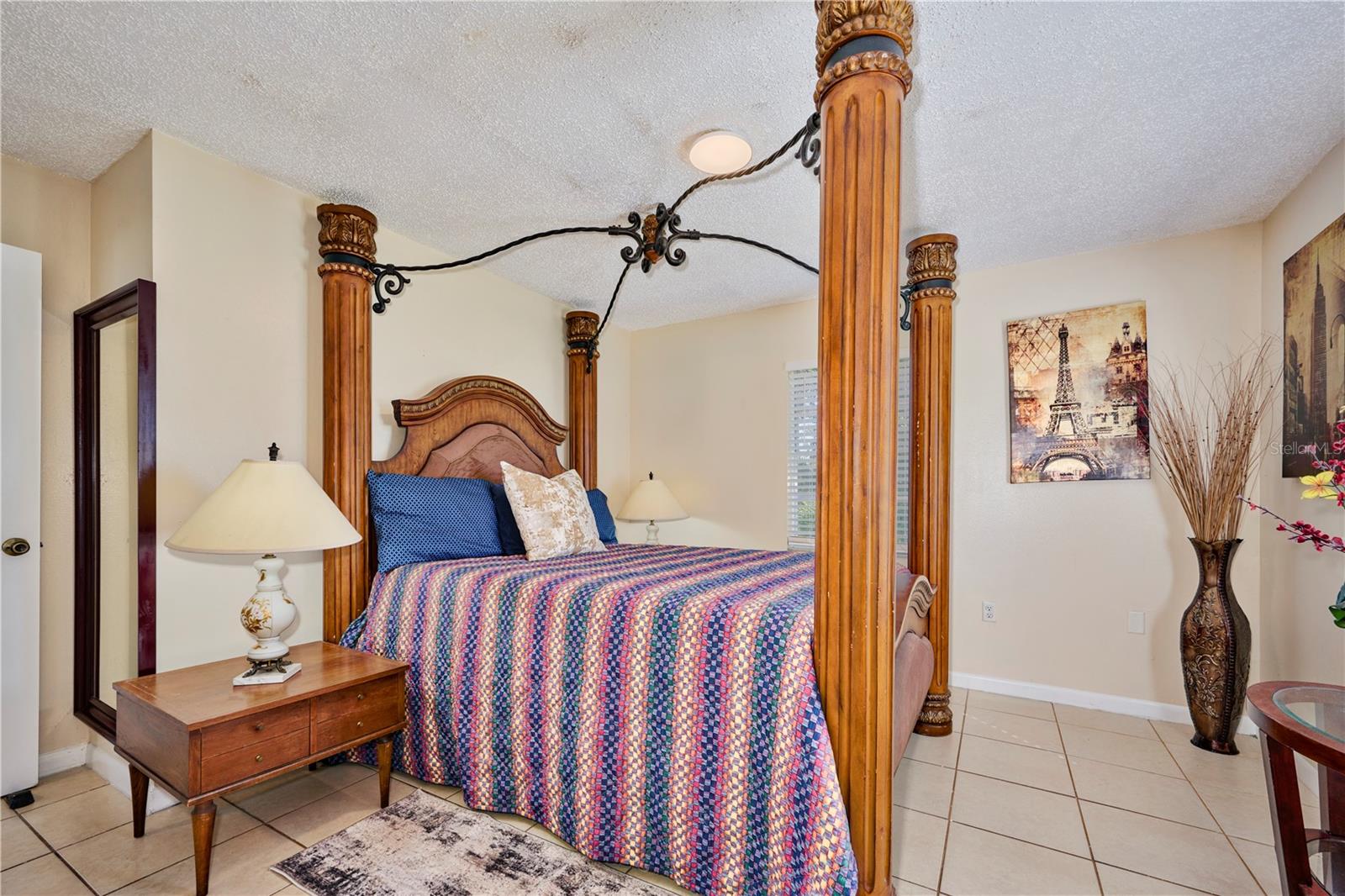 Image 26 of 46 For 2471 Park Avenue