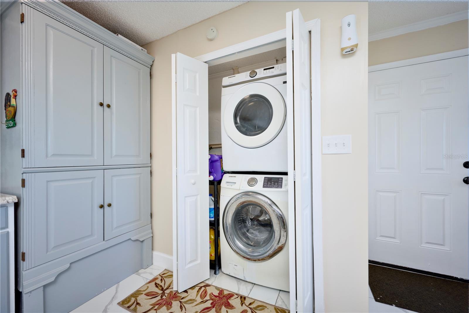 Image 28 of 46 For 2471 Park Avenue