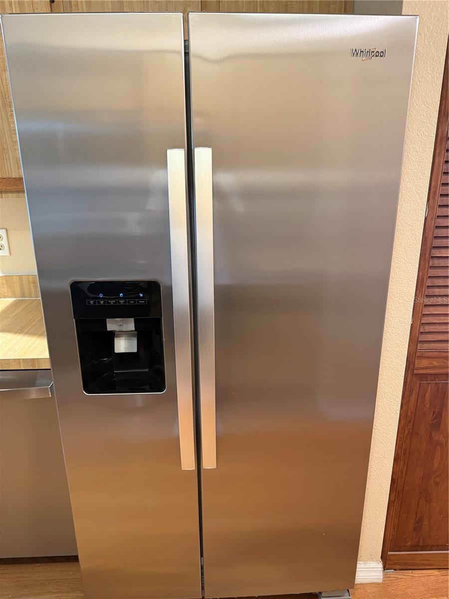 Image 18 of 46 For 525 Lakeview Drive