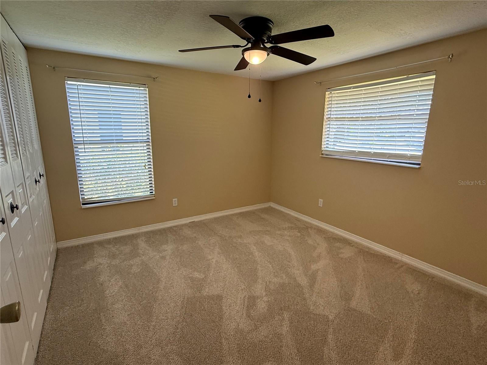 Image 24 of 46 For 525 Lakeview Drive