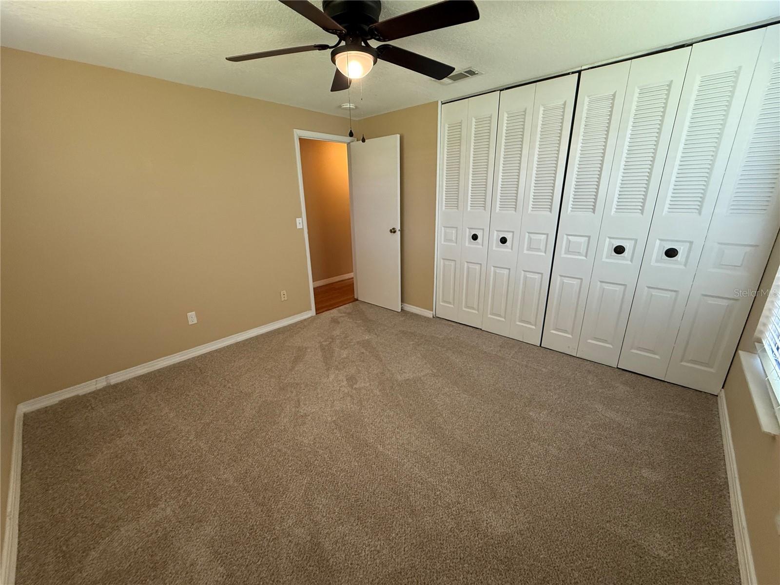 Image 25 of 46 For 525 Lakeview Drive