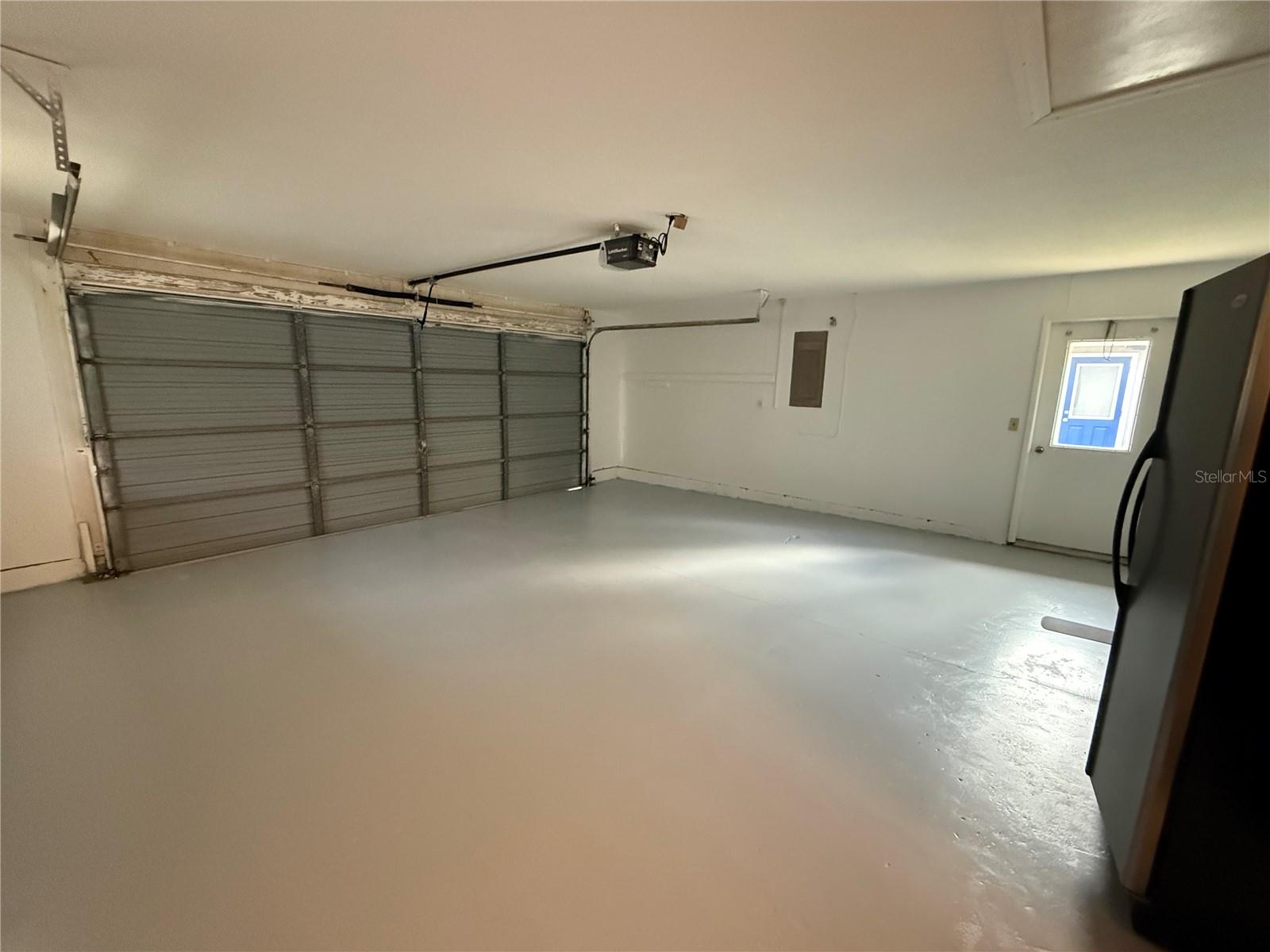 Image 29 of 46 For 525 Lakeview Drive