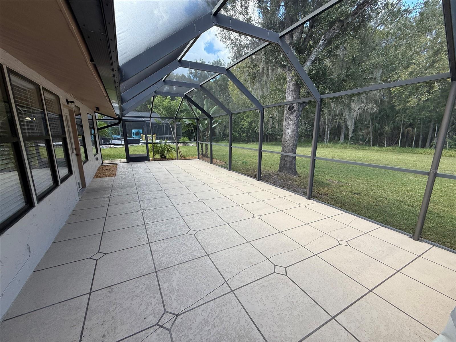 Image 31 of 46 For 525 Lakeview Drive