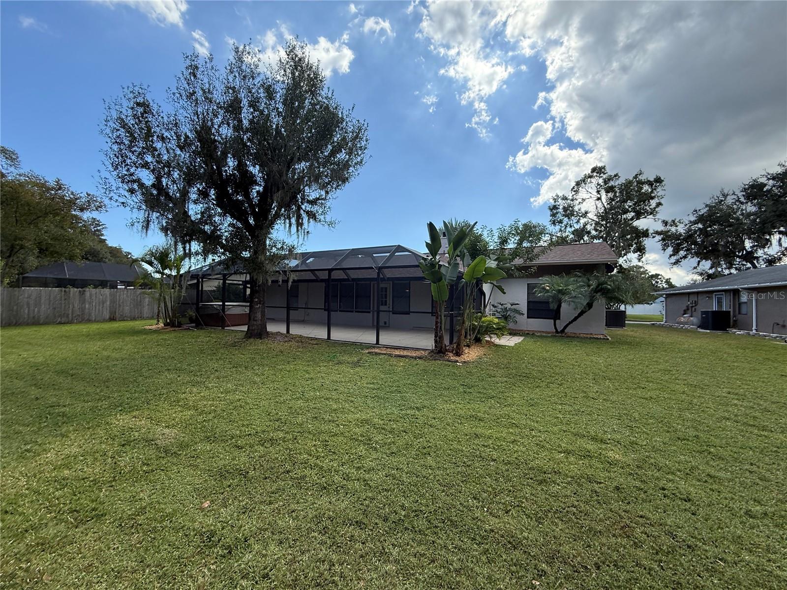 Image 34 of 46 For 525 Lakeview Drive