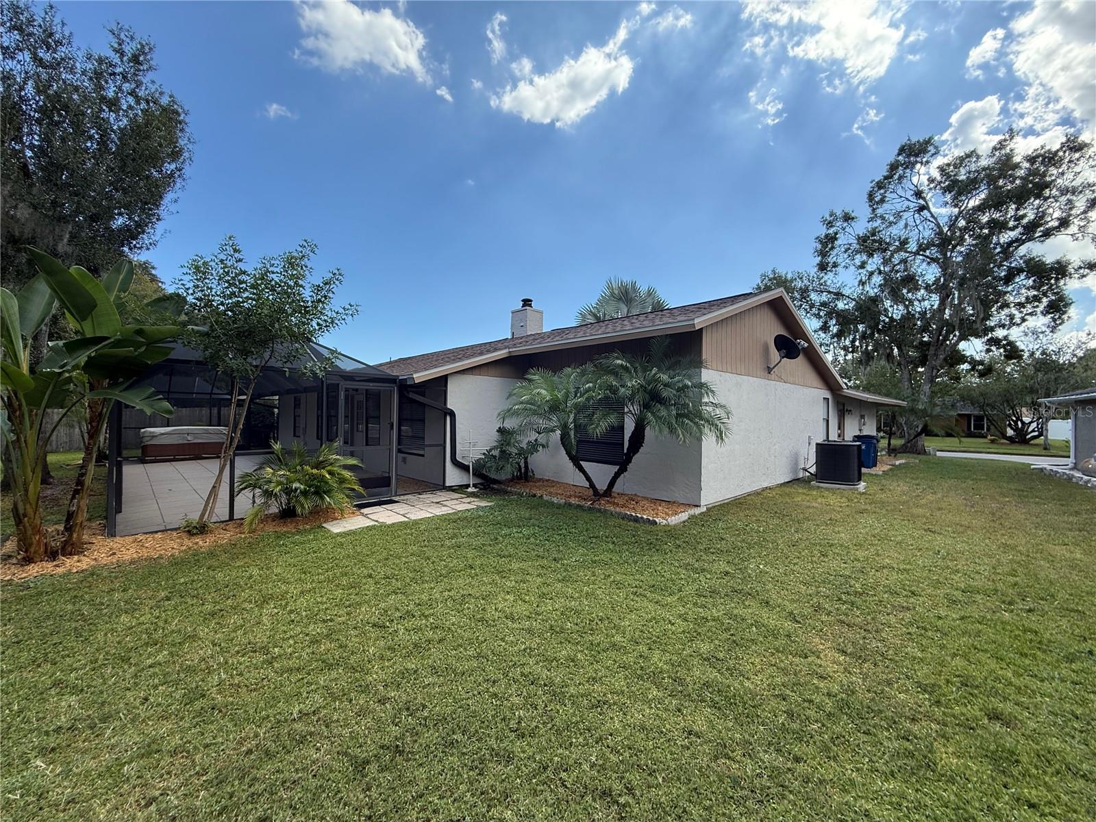 Image 35 of 46 For 525 Lakeview Drive