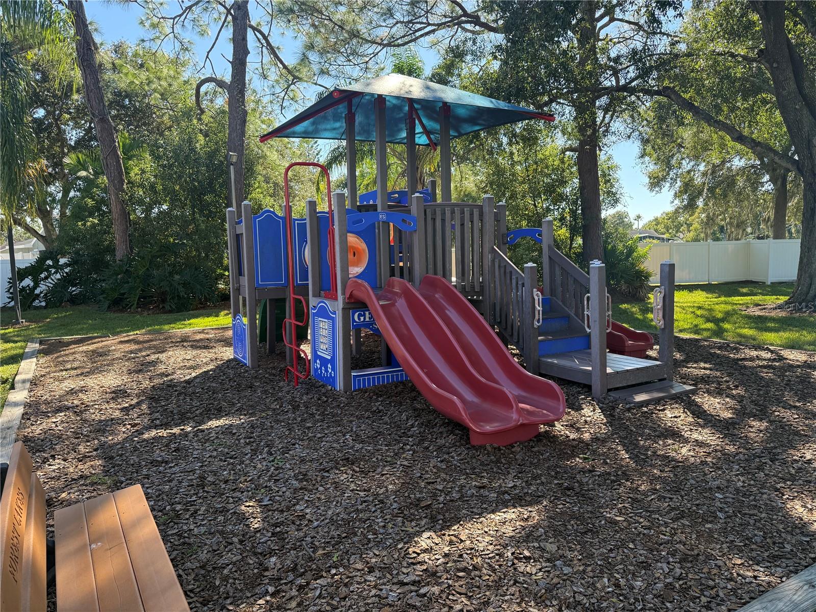 Image 43 of 46 For 525 Lakeview Drive