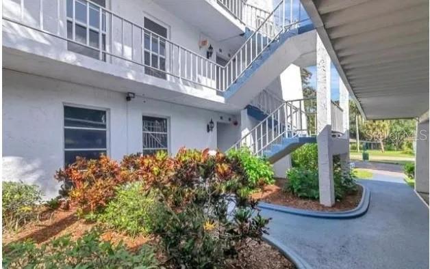 Image 6 of 61 For 225 Country Club Drive C132