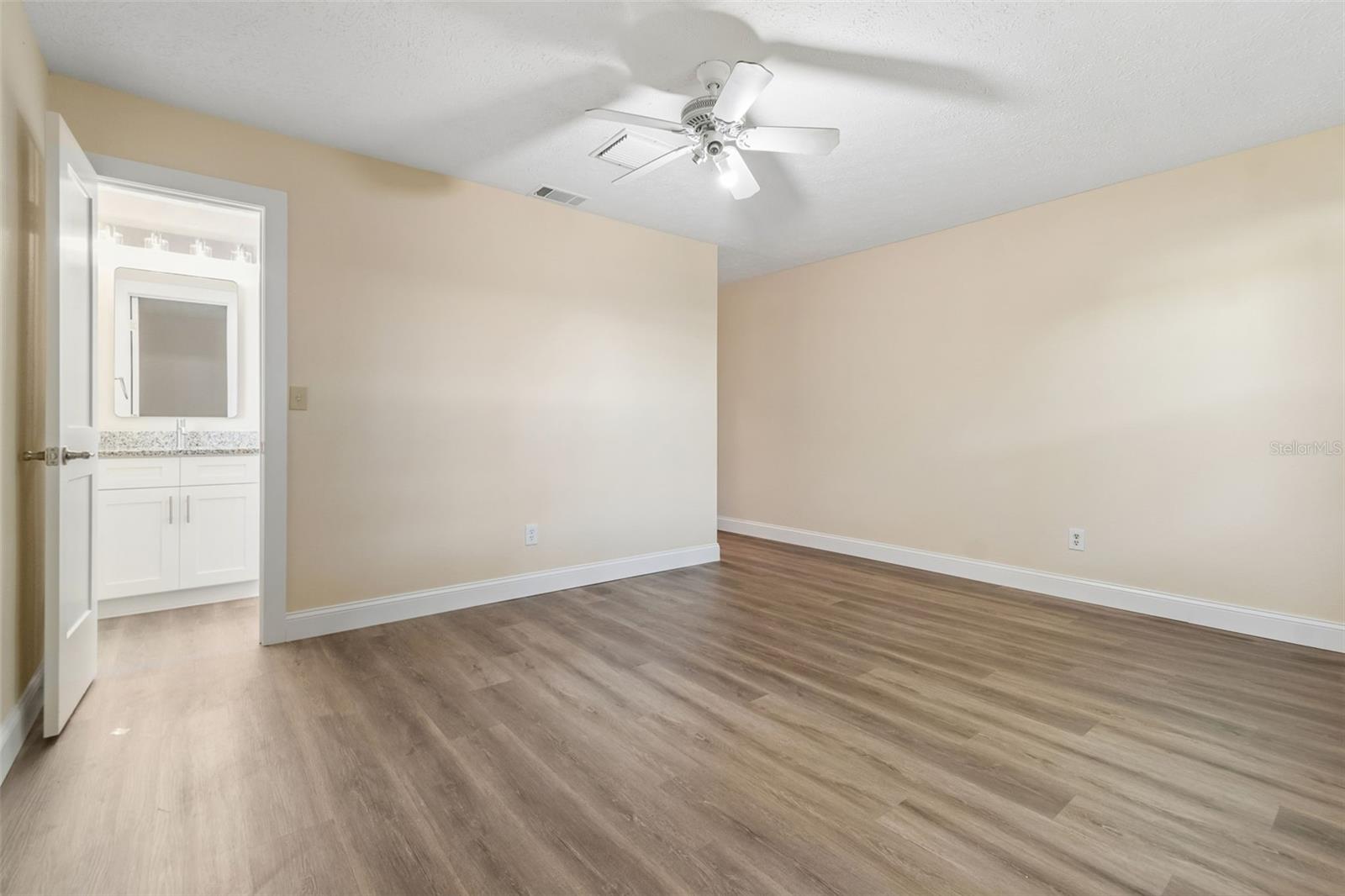 Image 23 of 41 For 4028 Truman Drive