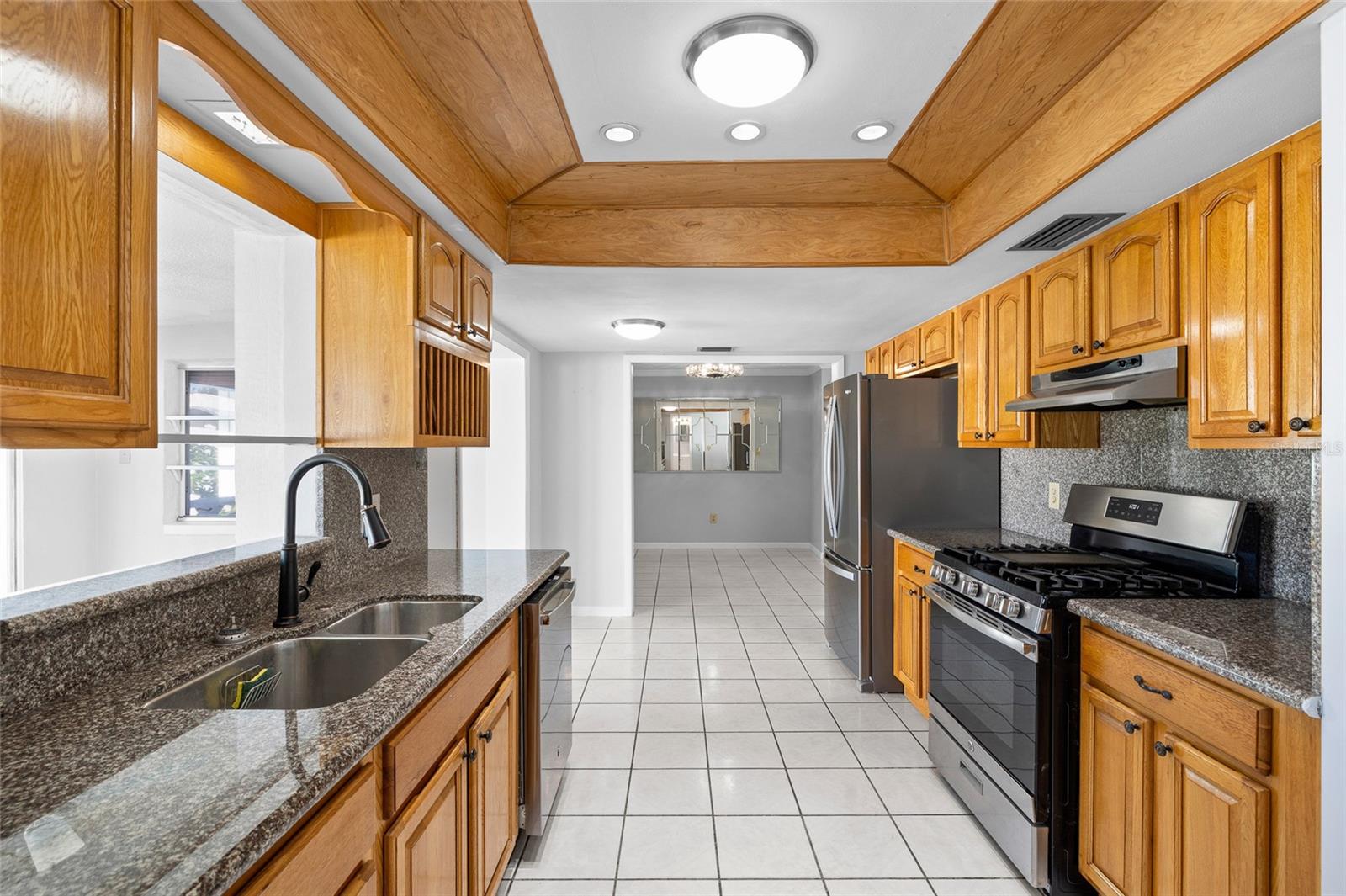 Image 11 of 33 For 11095 56th Avenue N