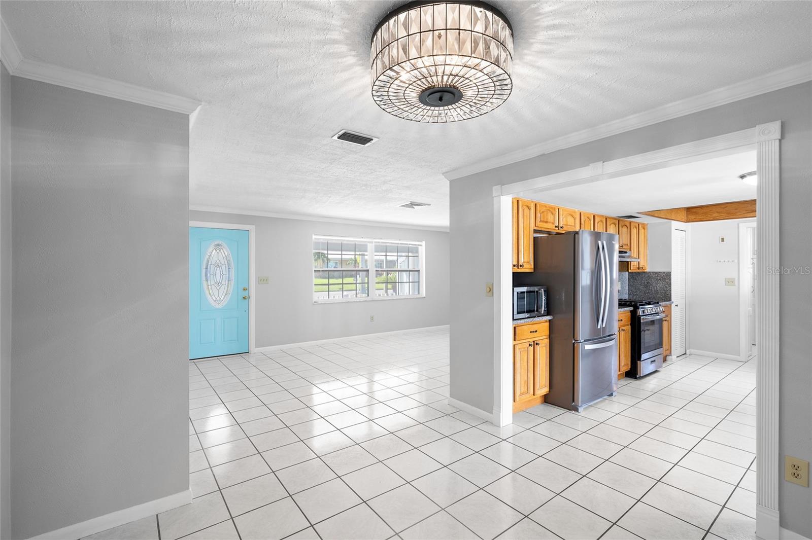 Image 9 of 33 For 11095 56th Avenue N