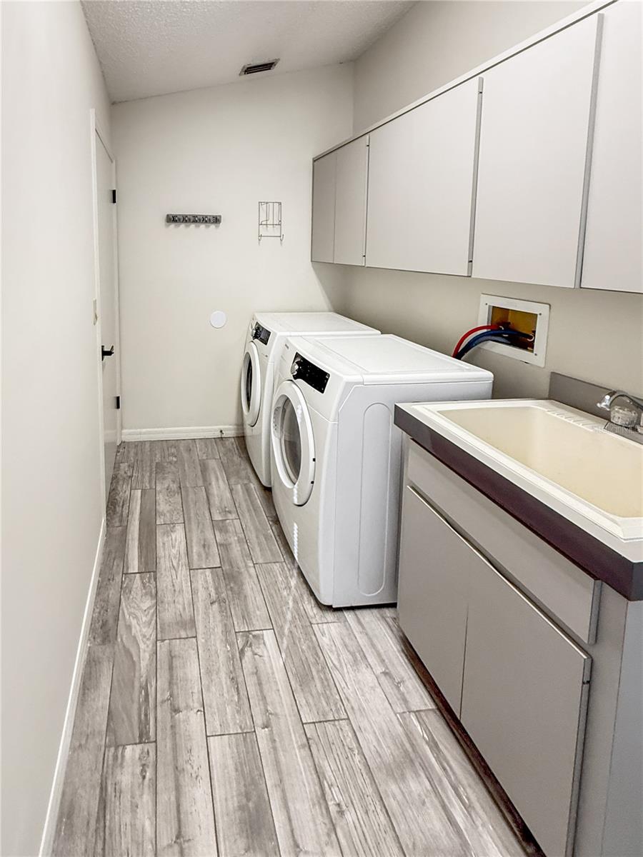 Image 10 of 36 For 8143 Wooden Drive