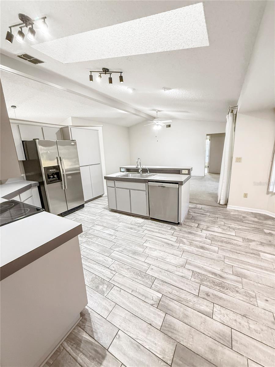 Image 17 of 36 For 8143 Wooden Drive