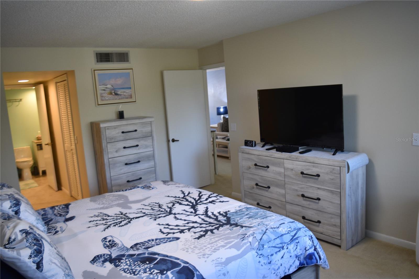 Image 22 of 59 For 3062 Eastland Boulevard D206