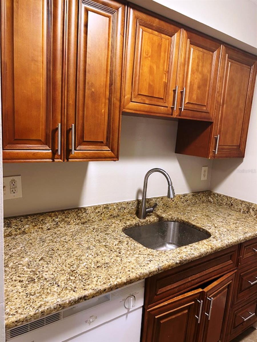 Image 8 of 12 For 4024 Dream Oak Place 103