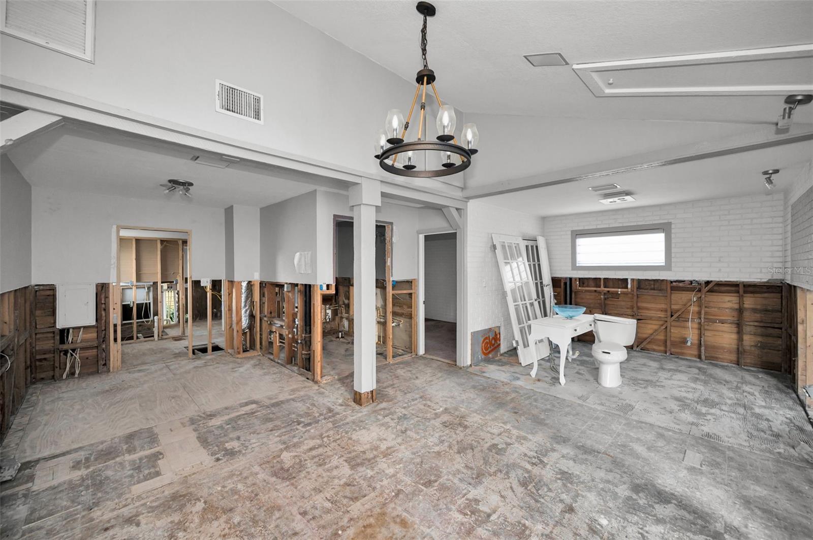 Image 10 of 11 For 19229 Gulf Boulevard