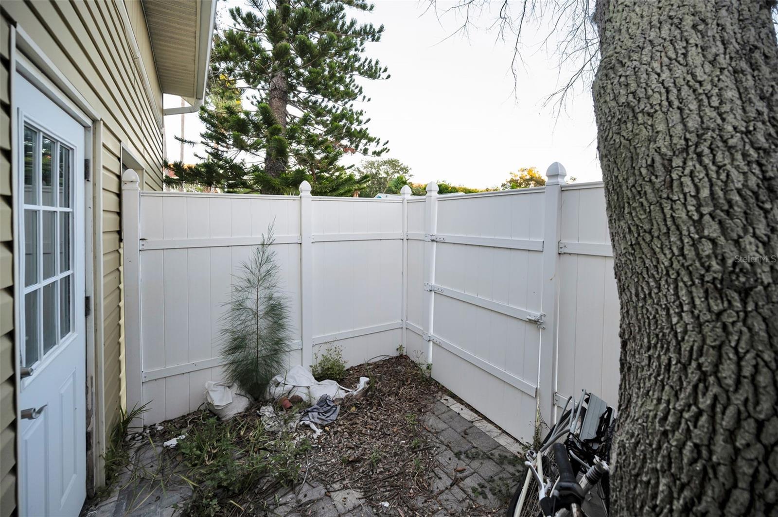 Image 6 of 11 For 19229 Gulf Boulevard