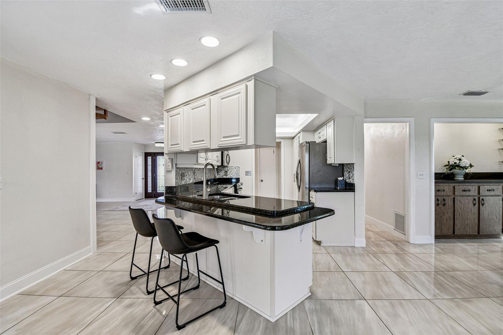 Image 11 of 52 For 10073 Yacht Club Drive