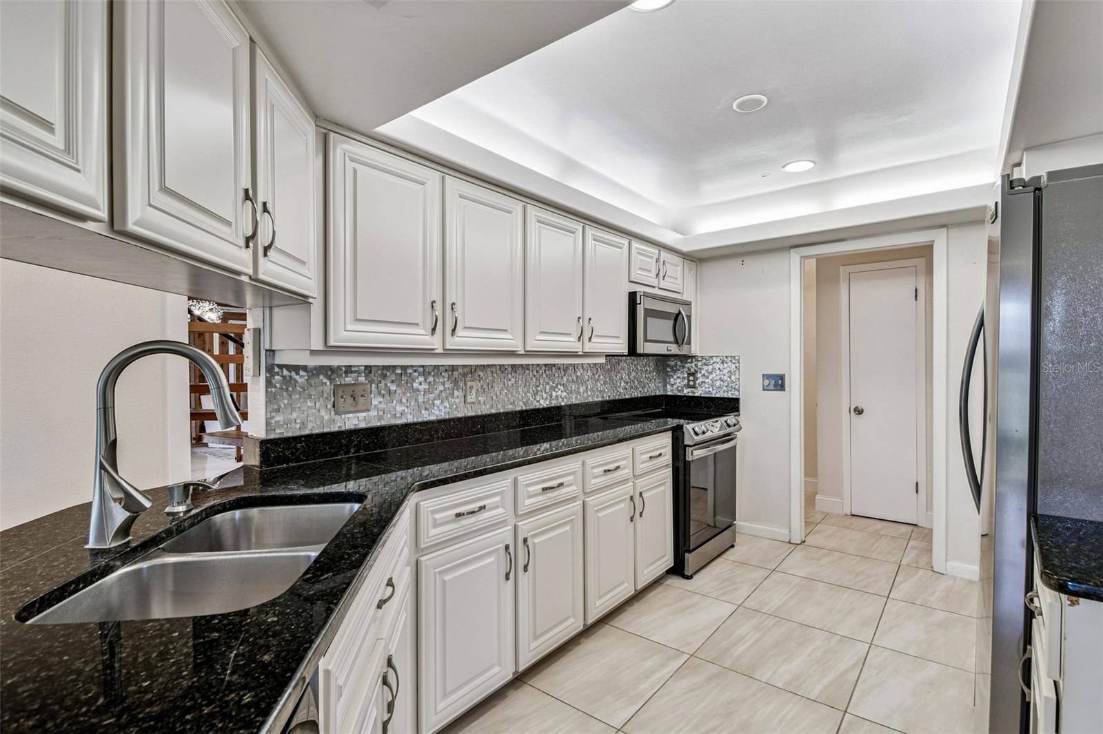 Image 12 of 52 For 10073 Yacht Club Drive